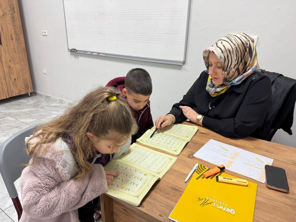 Başiskele Belediyesi, çocukların ve gençlerin milli ve manevi değerler konusunda bilinçlenmesi için 