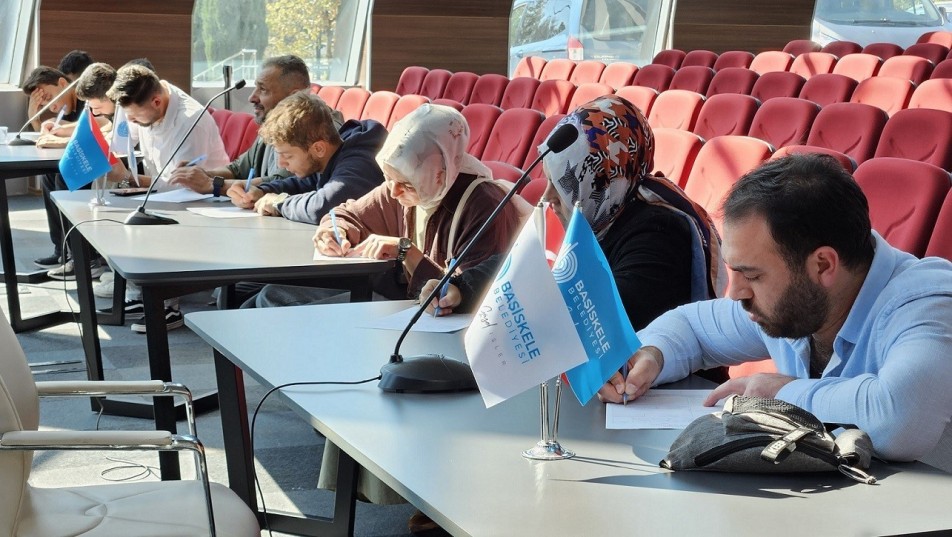 Başiskele Belediyesi'nin istihdam köprüsü BAŞKİM, iş arayan vatandaşları firmalarla buluşturmaya devam ediyor. Üç büyük firma...