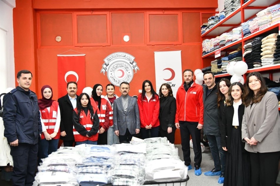 Başiskele Belediyesi ve Türk Kızılay iş birliğiyle hayata geçirilen sosyal sorumluluk projesi kapsamında, ihtiyaç sahibi...