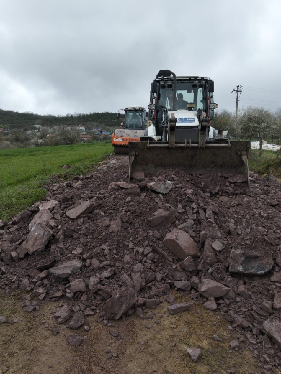 Körfez’de Bozulan Yollara Hızlı Müdahale: Kıyırlı Mevkii Yenilendi