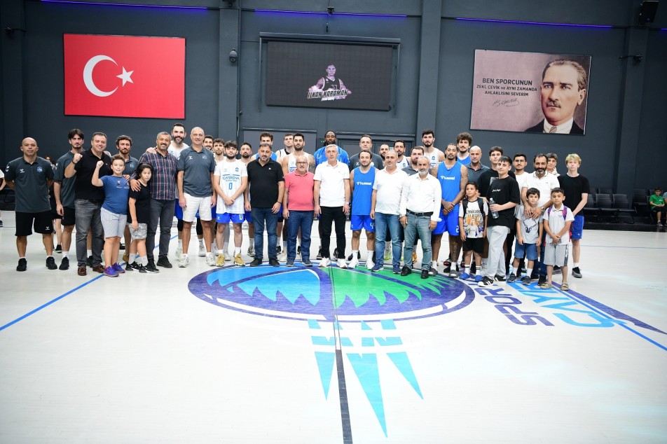Çayırova Belediyesi Basketbol Takımı, Türkiye Sigorta Türkiye Basketbol Ligi 2025-2026 sezonunun açılış maçında Darüşşafaka Lassa...