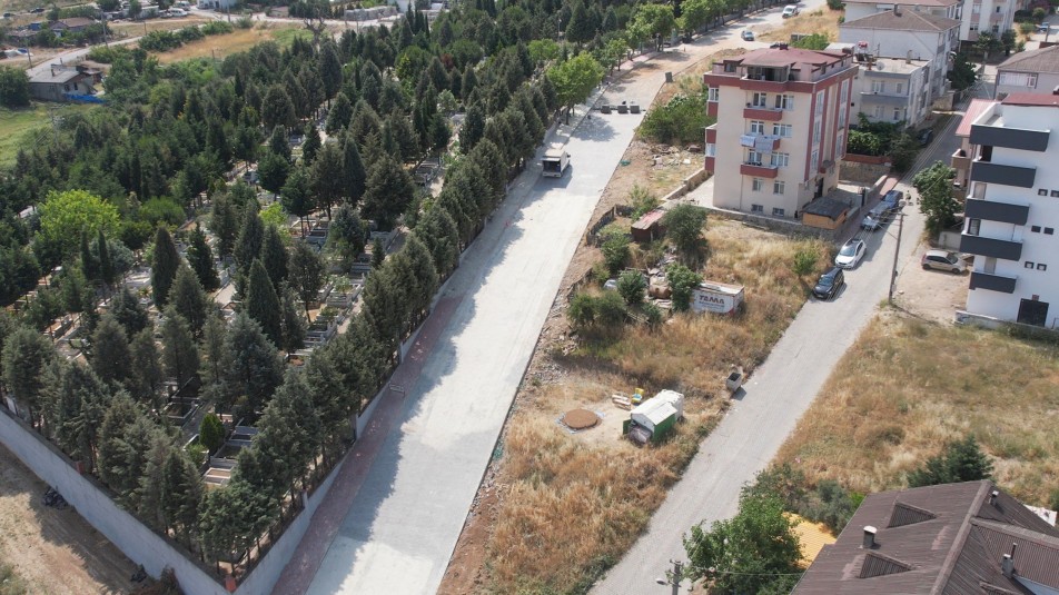 Çayırova Belediyesi, vatandaşların ulaşım ve yaya güvenliğini artırmak için üstyapı atağını sürdürüyor. Fen İşleri Müdürlüğü...