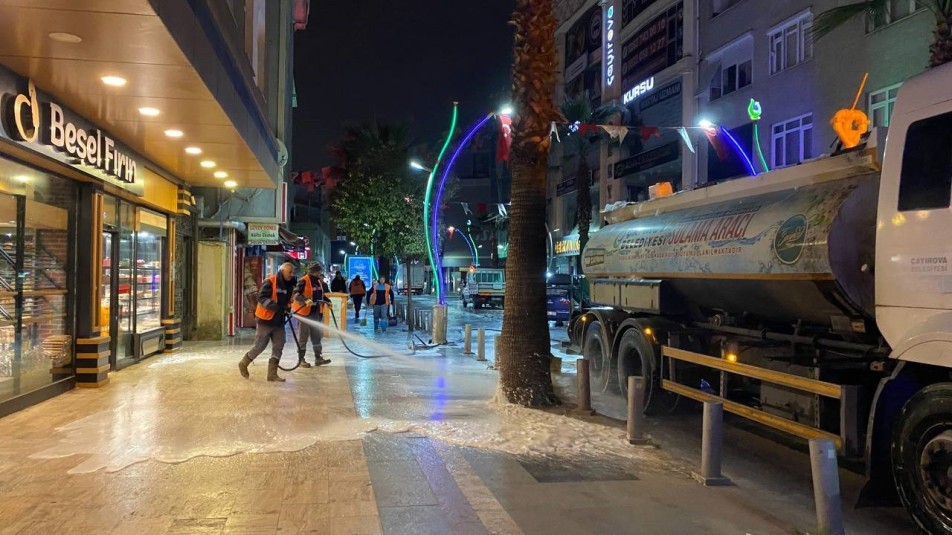 Çayırova Belediyesi, yaklaşan Ramazan Bayramı öncesinde ilçe genelinde kapsamlı bir temizlik seferberliği başlattı. Ekiplerin ilk...