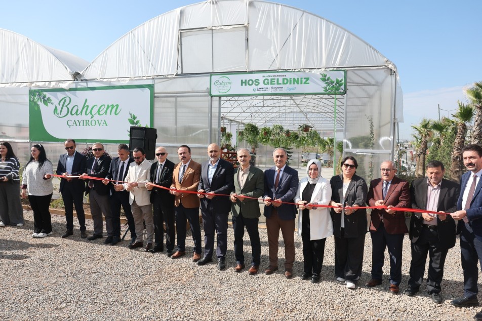 Çayırova'da vatandaşların doğayla iç içe zaman geçirebilmesi ve tarımı yakından tanıyabilmesi için hazırlanan 