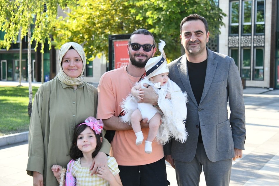 Dar gelirli ailelerin çocuklarının sünnetlerini gerçekleştiren Başiskele Belediyesi, bu yıl 4'üncüsü düzenlenen toplu sünnet şöleniyle...