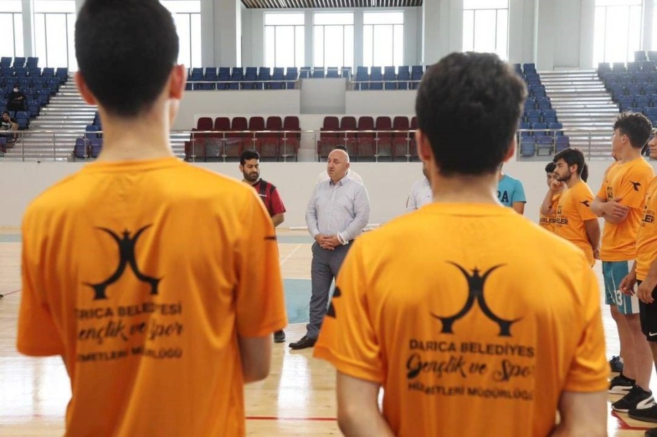 Darıca Belediyesi, 33. Dönem Polis Meslek Eğitim Merkezleri (POMEM) sınavına girecek gençler için ücretsiz fiziki...