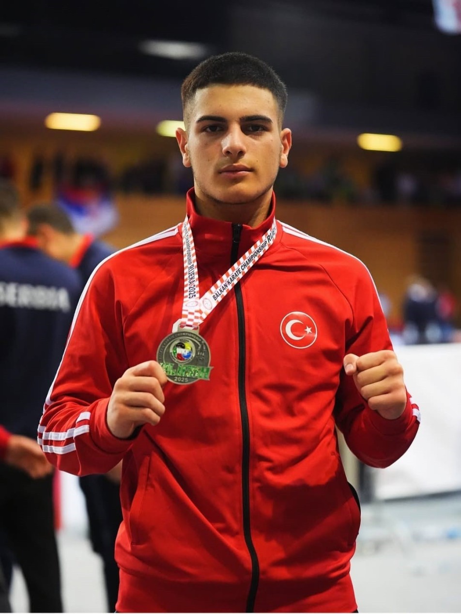 Darıca Belediyesi Eğitim ve Spor Kulübü sporcuları, farklı ülkelerde katıldıkları şampiyonalarda elde ettikleri derecelerle hem...