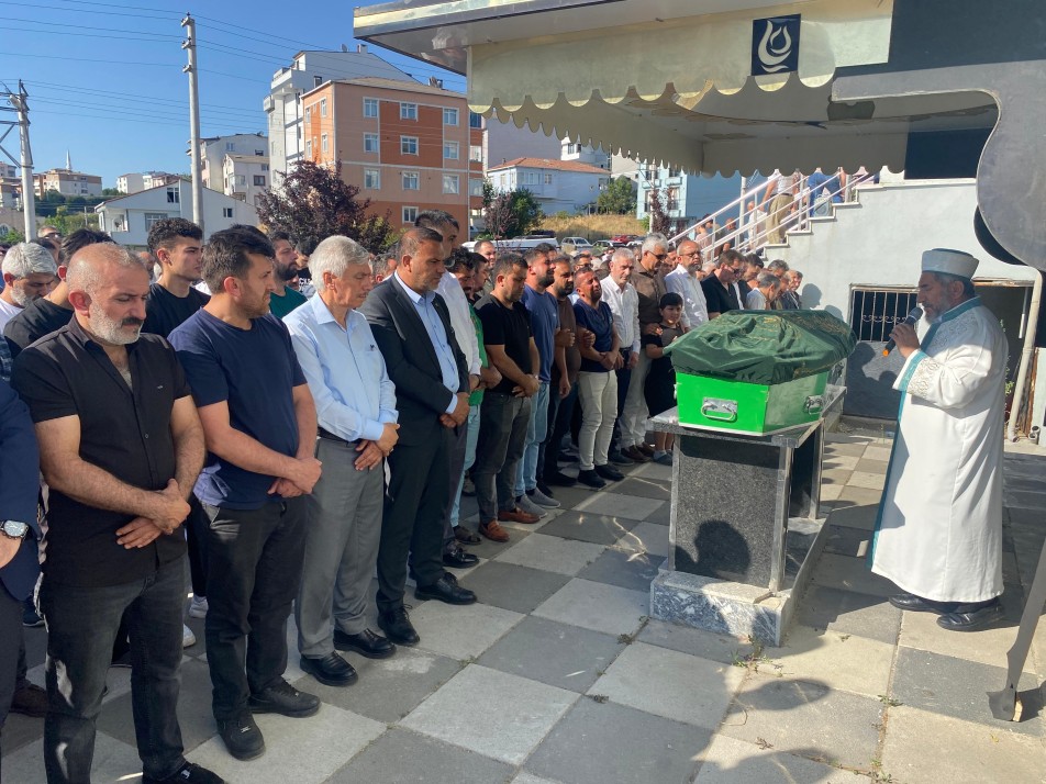 Darıca Belediyesi'nde yaşanan acı olay sonrası hayatını kaybeden zabıta memuru Kerim Doğan (35), bugün Gebze'de...