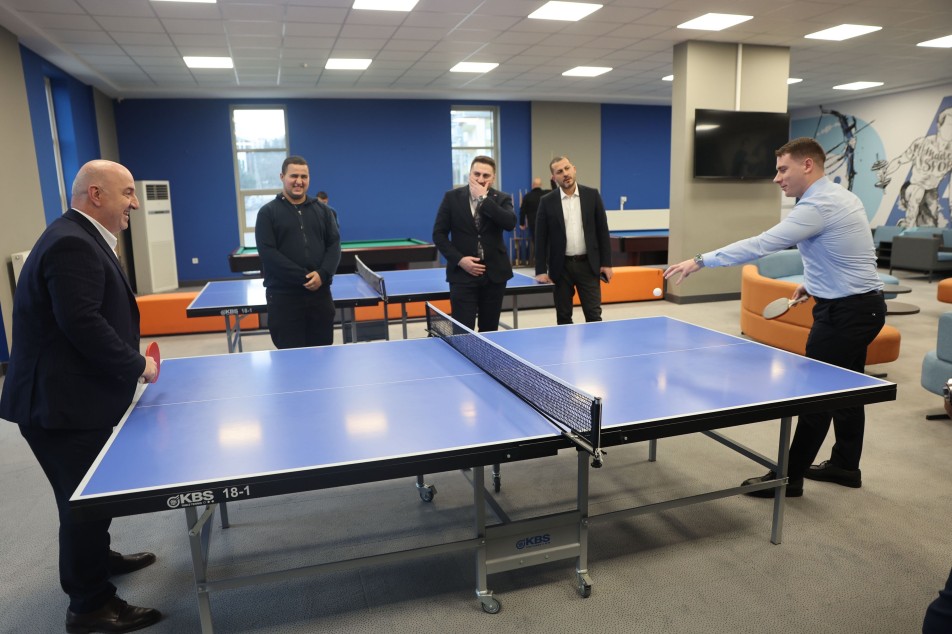 Darıca Belediyesi'nin gençlere yönelik eğitim, spor, kültür ve teknoloji alanlarında hayata geçirdiği çalışmalar, düzenlenen program...