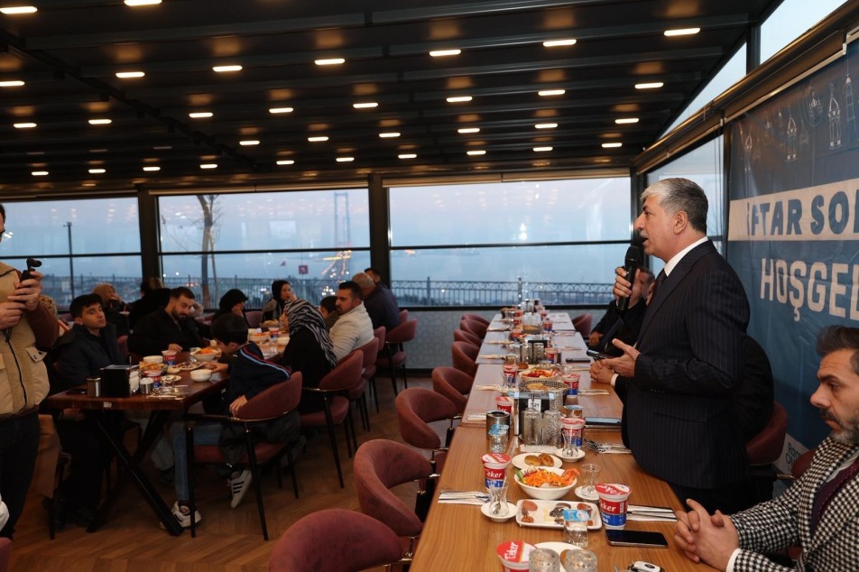 Dilovası Belediyesi tarafından düzenlenen geleneksel iftar programı, ilçedeki yetim ve öksüz çocuklar ile ailelerini bir...