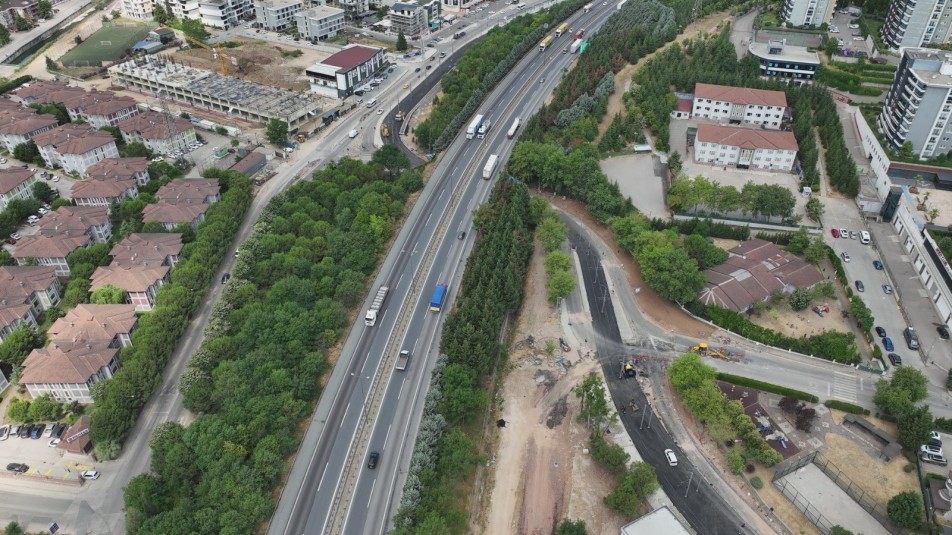 İzmit Alikahya'da ulaşımı rahatlatacak alt geçit projesi için ihale 27 Ekim'de gerçekleştirilecek. Proje kapsamında TEM...