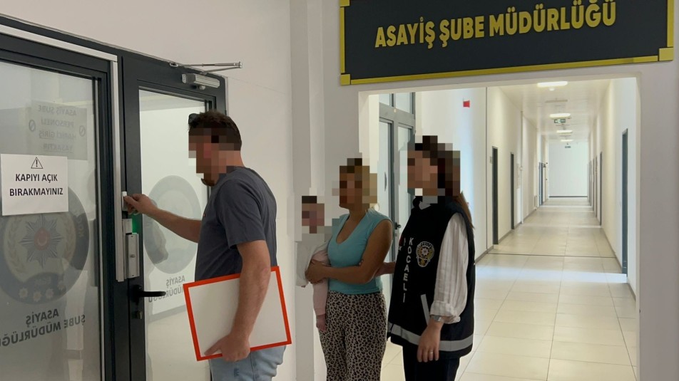 İzmit'te 300 bin TL değerinde ziynet eşyası çaldığı belirlenen, 114 suç kaydı bulunan kadın operasyonla...