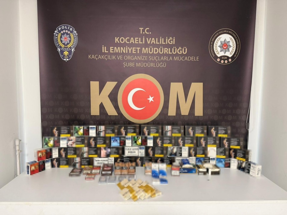 İzmit'te 6 iş yerine düzenlenen operasyonda 6 bin 720 dal tütünle doldurulmuş makaron, sigara ve...