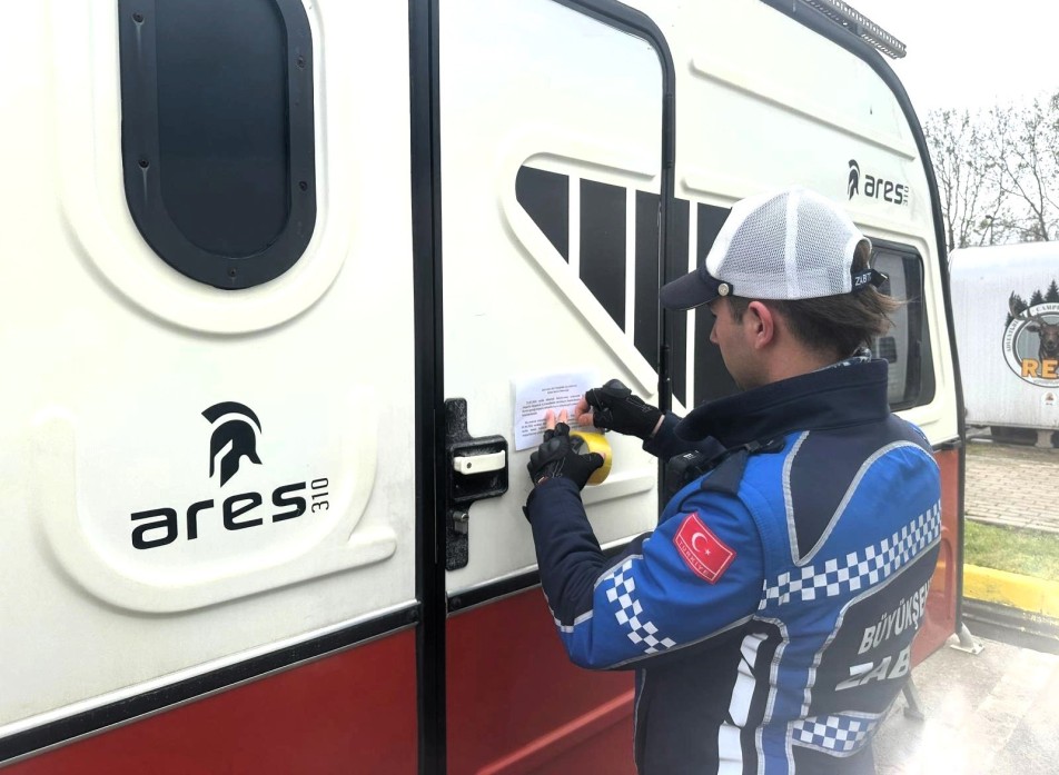 Sahil Otoparkı'nda Yeni Dönem: Karavan Sahiplerine 1 Nisan'a Kadar Süre Verildi