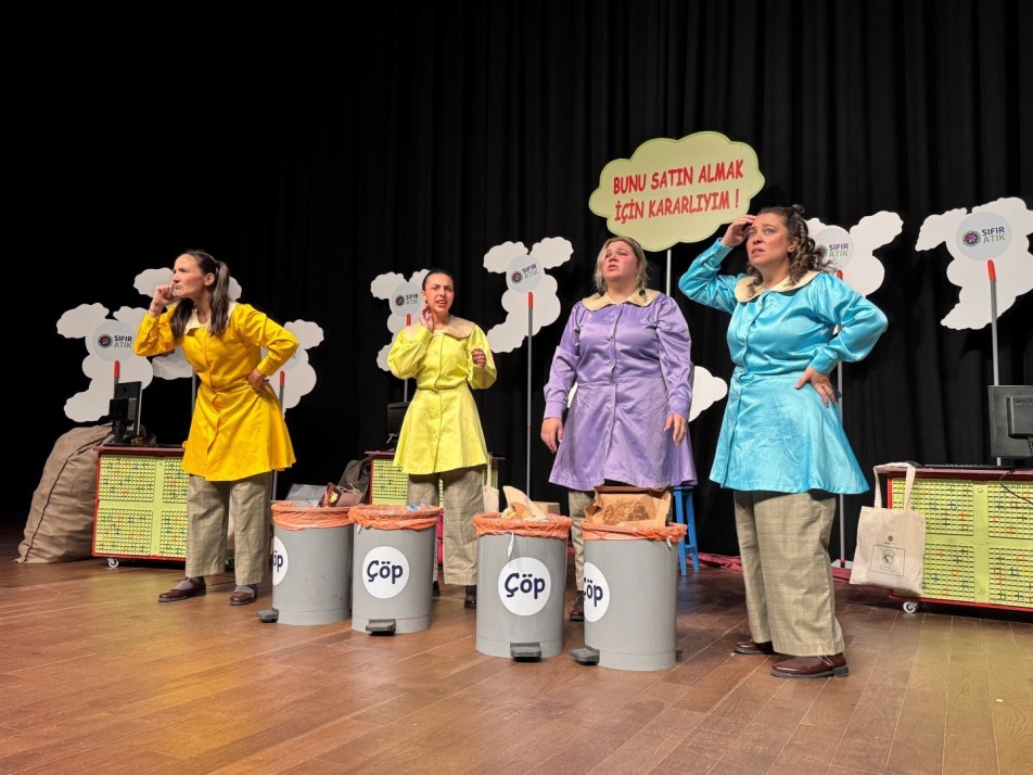 Kocaeli Büyükşehir Belediyesi, çevre bilincini çocuklara eğlenceli bir şekilde kazandırmak için 