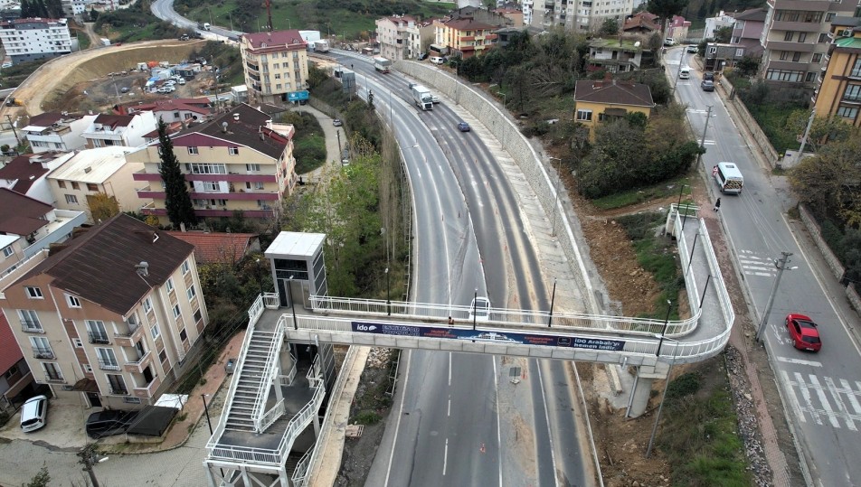 Kocaeli Büyükşehir Belediyesi tarafından Darıca'da trafiği rahatlatmak amacıyla hayata geçirilen Gebze Eskihisar Feribot Yolu-Cengiz Topel...