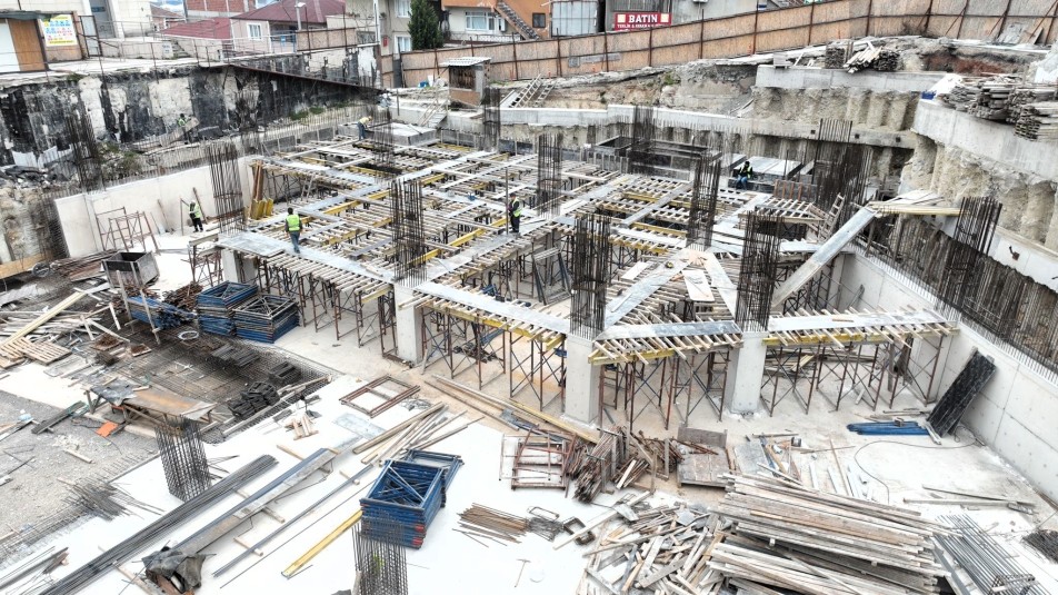 Kocaeli Büyükşehir Belediyesi ve Dilovası Belediyesi iş birliğiyle hayata geçirilen “Dilovası Kent Meydanı Projesi”nde inşaat...