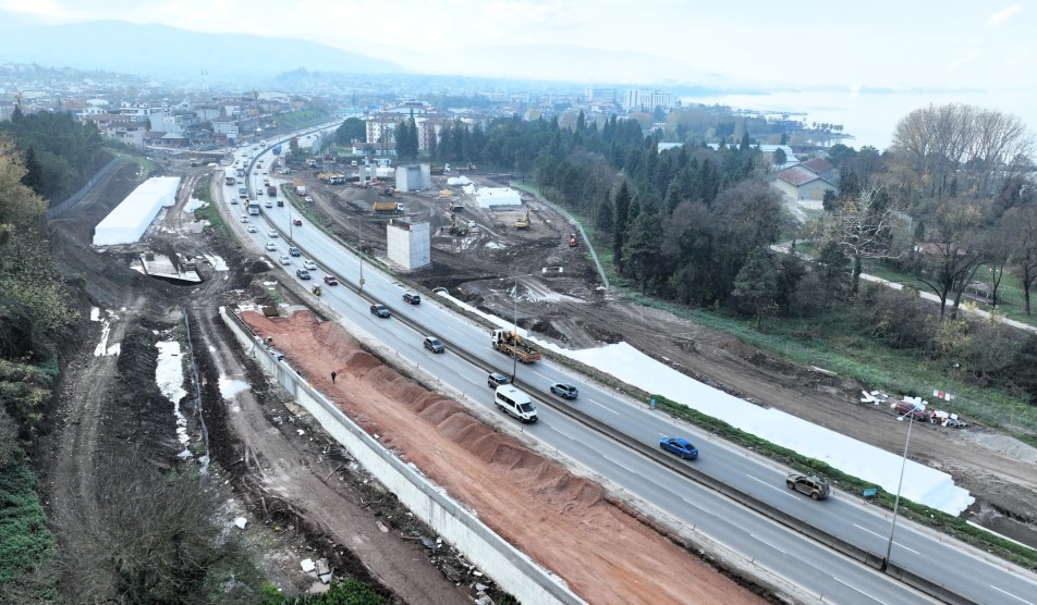 Kocaeli'de Başiskele ile İzmit arasındaki trafik yükünü azaltmayı hedefleyen büyük ölçekli ulaşım projesinde, uygulanan yenilikçi...