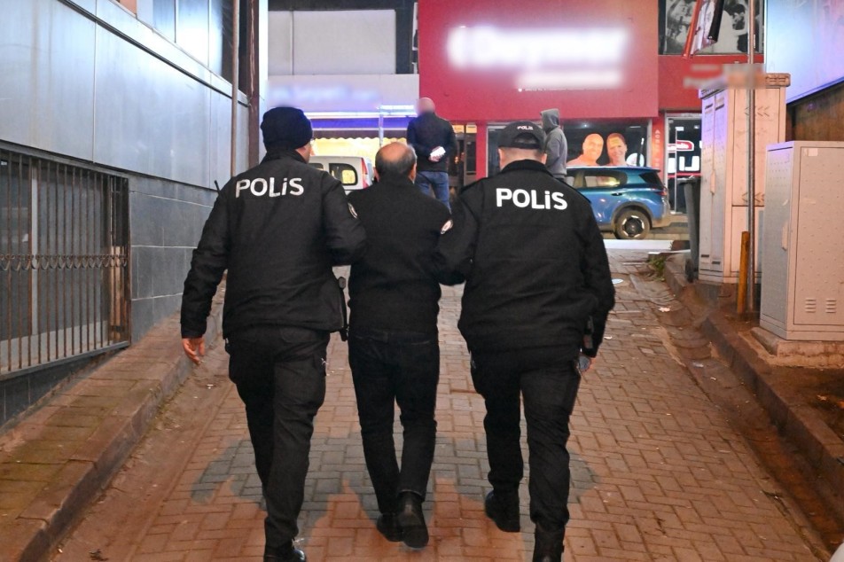 Kocaeli İl Emniyet Müdürlüğü ekiplerinin il genelinde gerçekleştirdiği geniş kapsamlı kumar ve yasa dışı bahis...
