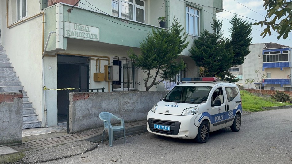 Kocaeli'nin Çayırova ilçesinde 4 yaşındaki bir çocuğun çakmakla oynaması sonucu çıkan yangın, acı bir sona...