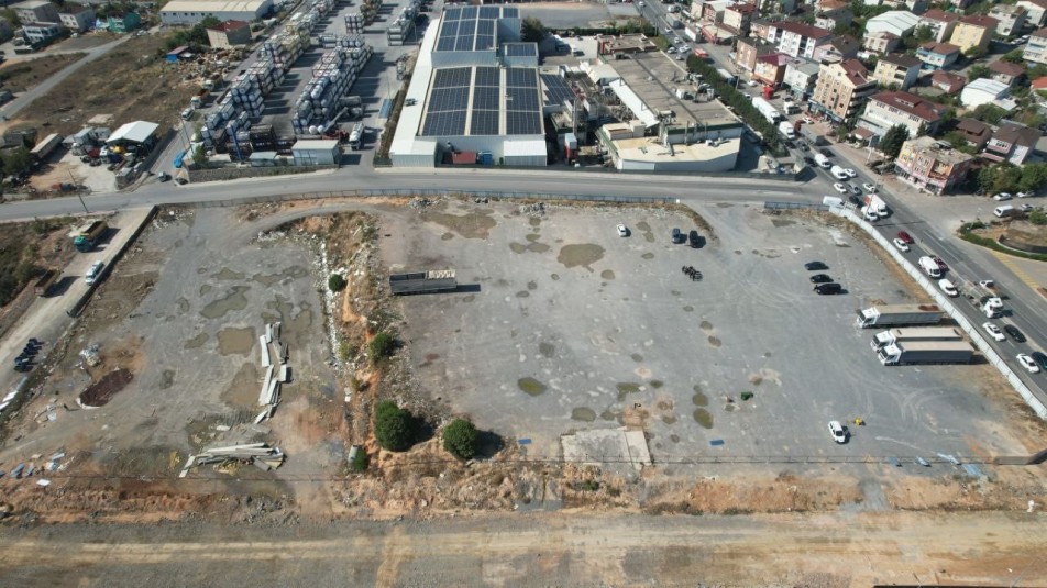 Kocaeli'nin Çayırova ilçesinde hayırsever iş insanı Nevzat İnan'ın katkılarıyla 24 sınıflı mesleki ve teknik anadolu...