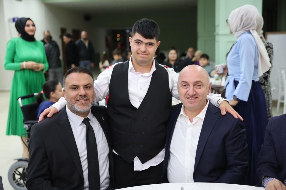 Kocaeli'nin Darıca ilçesinde belediye personeli özel birey Eren için asker eğlencesi düzenlendi. Ailesi, arkadaşları ve...