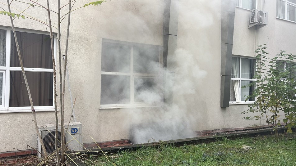 Kocaeli'nin Derince ilçesinde bir ilkokulun bodrum katında bulunan kağıt deposunda yangın çıktı. Okul kısa sürede...