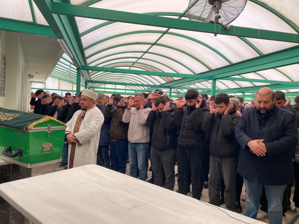 Kocaeli'nin Körfez ilçesinde sahur yaptığı sırada aniden fenalaşan 49 yaşındaki Ergün Toplu, kaldırıldığı hastanede yapılan...