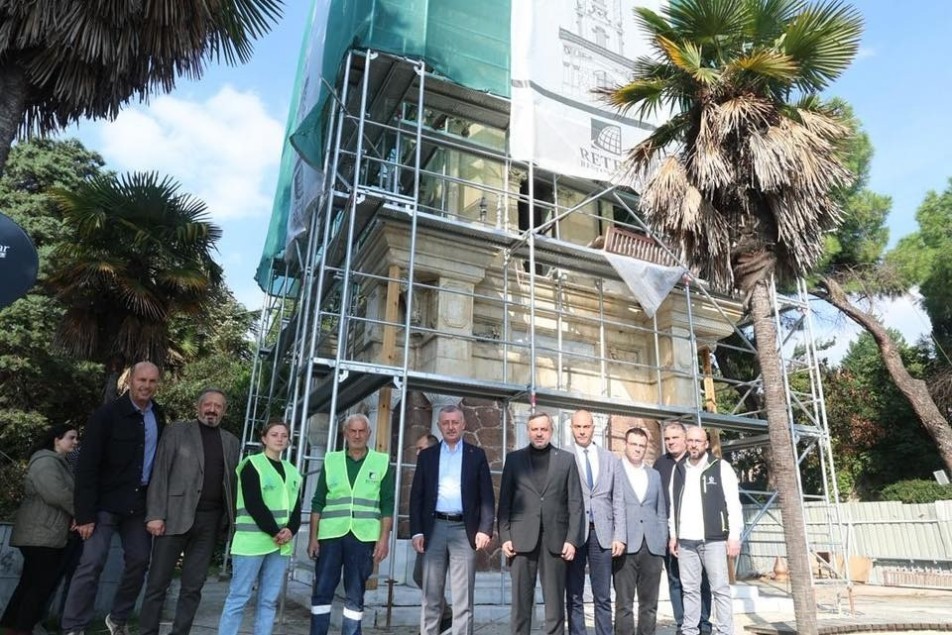 Kocaeli'nin simgelerinden biri olan 125 yıllık İzmit Saat Kulesi'nde restorasyon çalışmaları titizlikle devam ediyor. Kocaeli...