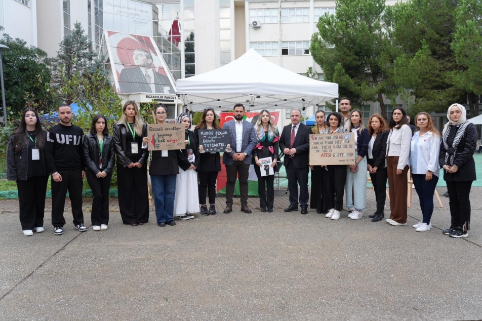 Kocaeli Sağlık ve Teknoloji Üniversitesi Psikoloji Topluluğu, Gazze'de yaşanan insani krize dikkat çekmek amacıyla farkındalık...
