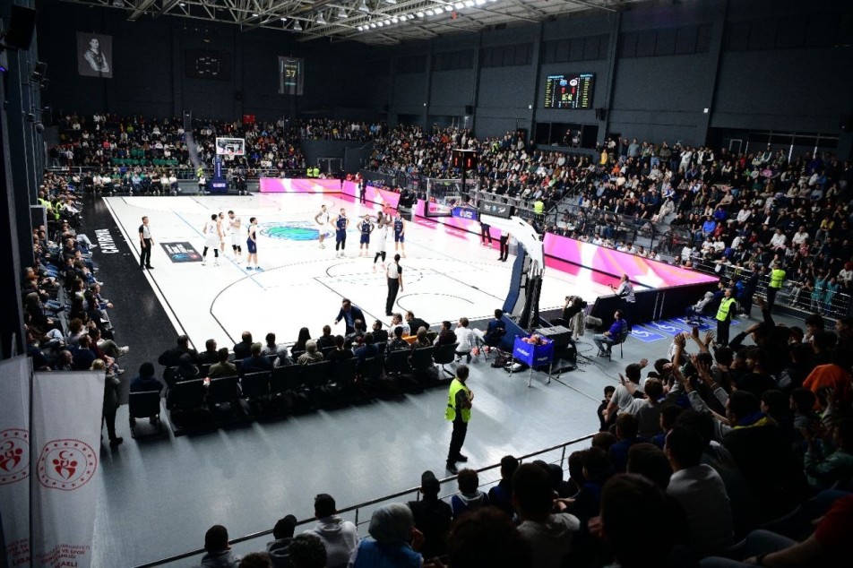 Türkiye Basketbol Ligi'nde fırtına gibi esen Çayırova Belediyesi, sahasında konuk ettiği Kipaş İstiklal'i 90-86 mağlup...