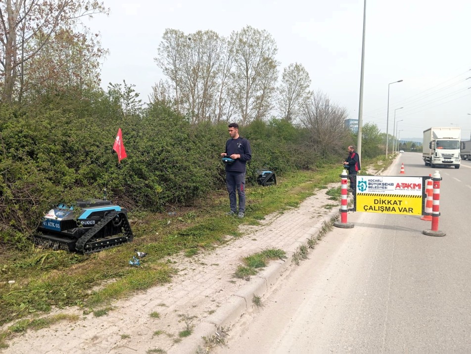 Kocaeli’de Zorlu Araziler "Çalı Canavarı" ile Temizleniyor