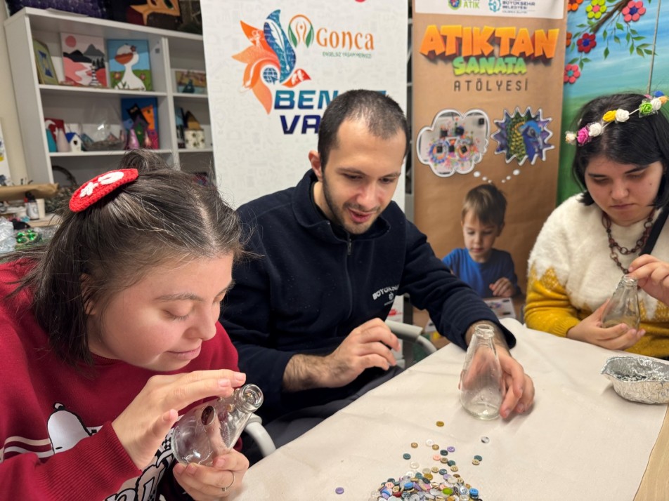 Kocaeli’de Cam Atıklar Sanata Dönüştü