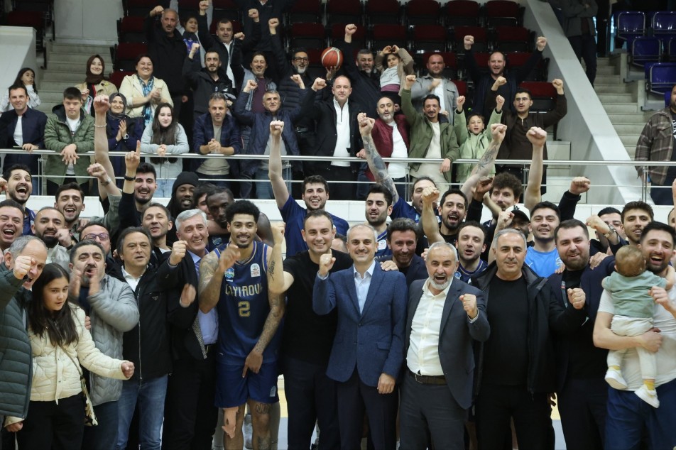 Çayırova Belediyesi Basketbol Takımı Şampiyon Oldu