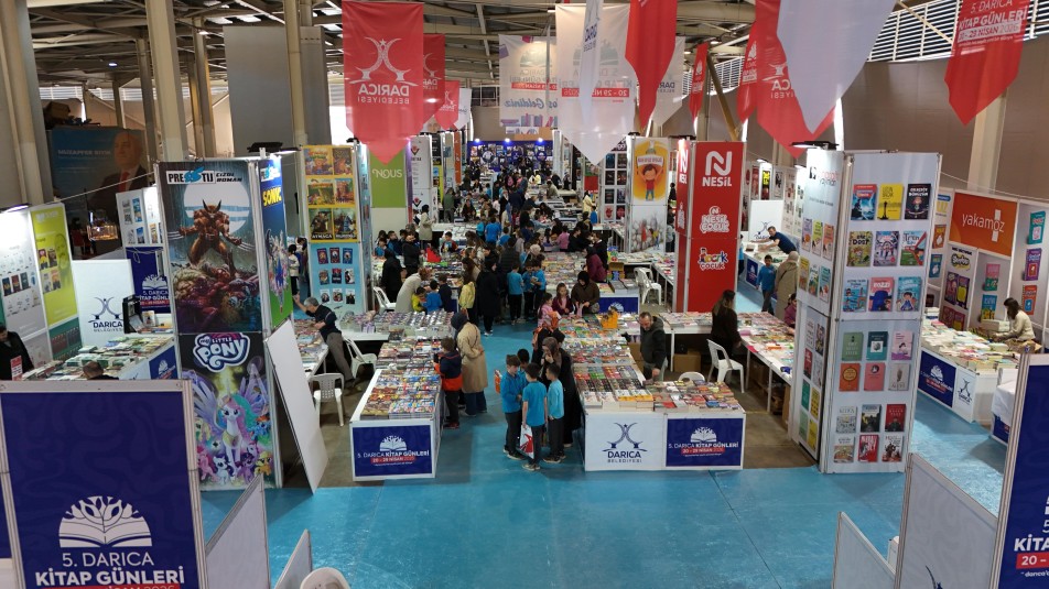 Darıca’da 10 Günlük Kültür Şöleni: 5. Kitap Fuarı Kapılarını Açtı