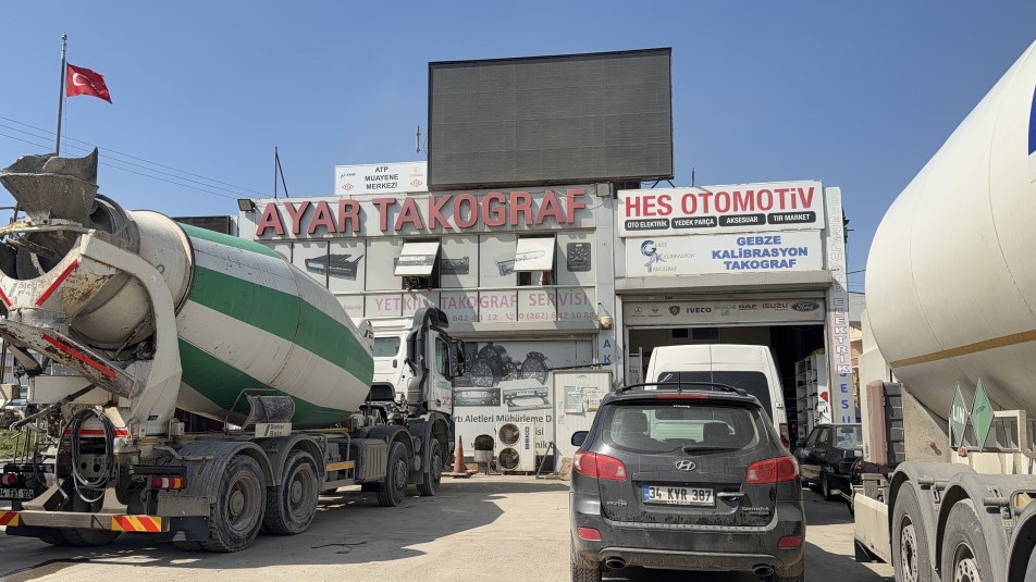 Gebze’de Takograf Servisinde Yangın