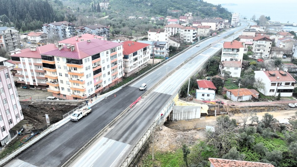 Gölcük Ulaşlı’da Ulaşım Nefes Alıyor: D-130 Alt Geçidi İçin Geri Sayım
