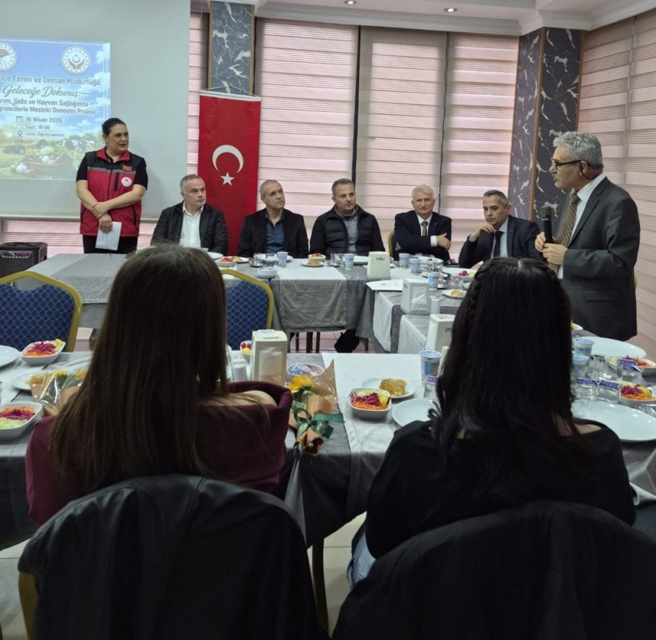 Kız Öğrenciler Tarım ve Gıdayı Sahada Öğreniyor