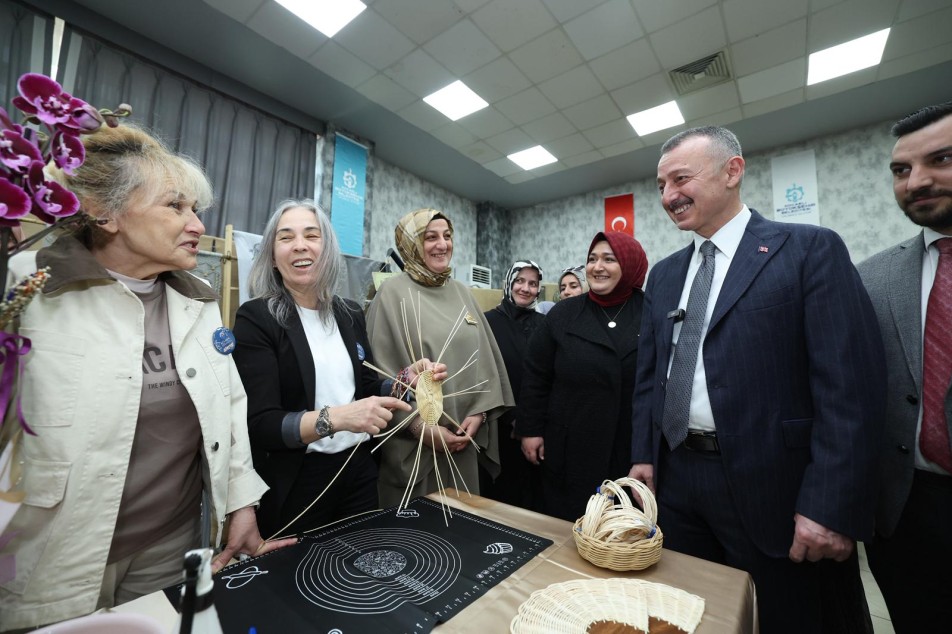 Kocaeli’nin 'Halk Üniversitesi'nde Sergi Heyecanı: İlk Durak Kartepe