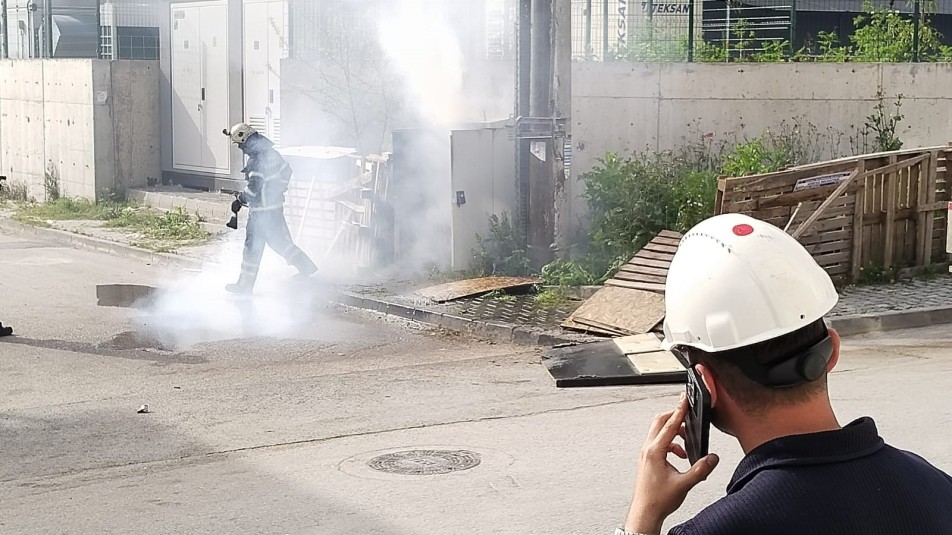 Körfez’de Trafo Yangını: Mahalleli Korku Dolu Anlar Yaşadı
