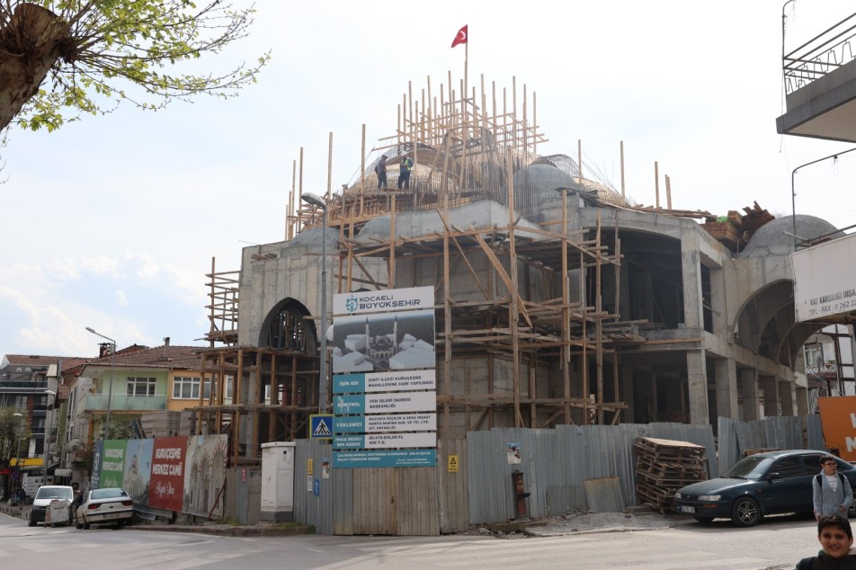 Kuruçeşme Merkez Cami İnşaatı Devam Ediyor