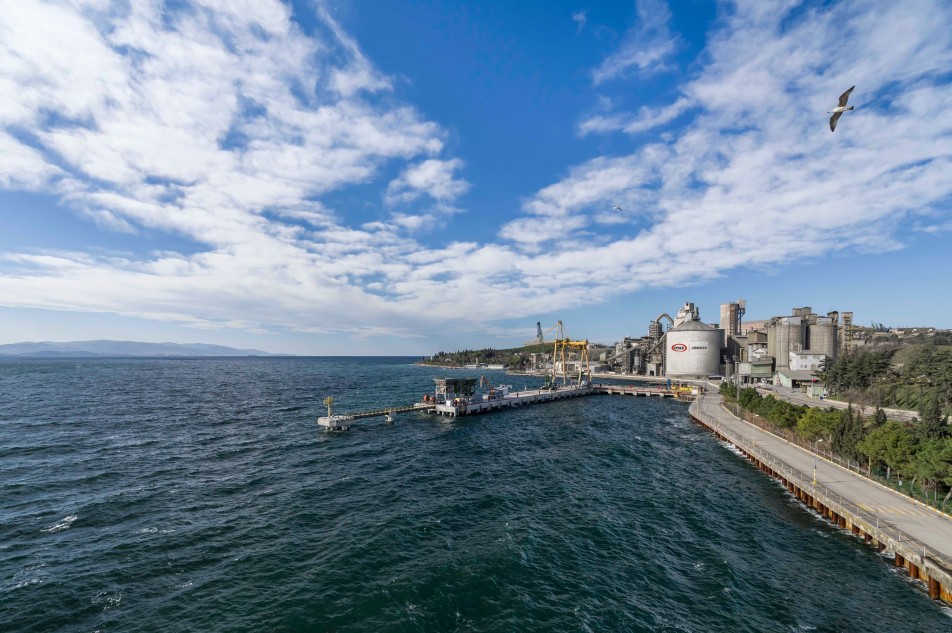 OYAK Çimento’dan Küresel Başara: İSG ve İklim Eylemi Kategorilerinde İki Ödül