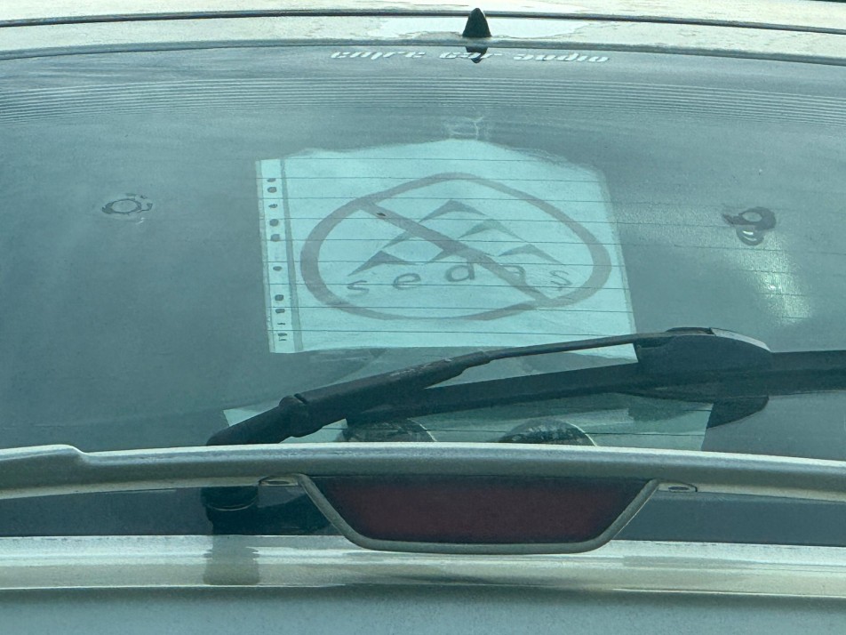 Kocaeli’de Kesintiler Sabırları Taşırdı: Trafikte Afişli SEDAŞ Protestosu