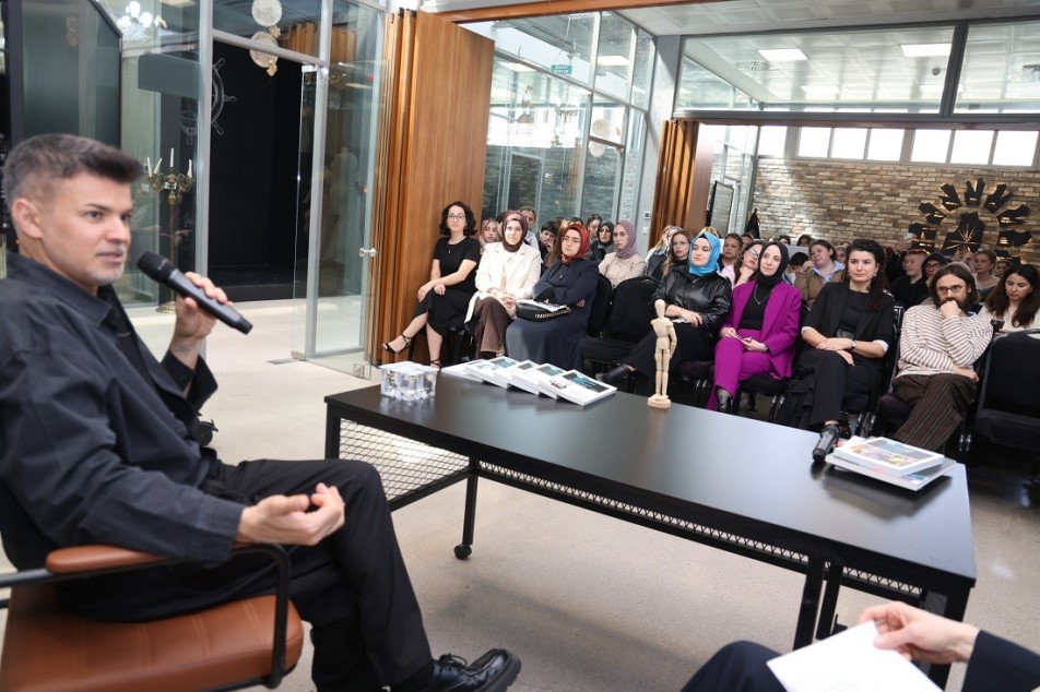 Ünlü Tasarımcı Cihan Nacar Genç Yeteneklerle Buluştu