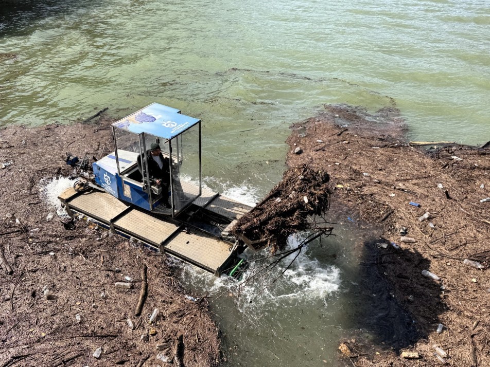 Yuvacık Barajı’nda Temizlik Seferberliği: Suyun Zirvesinden 9 Kamyon Atık Çıkarıldı