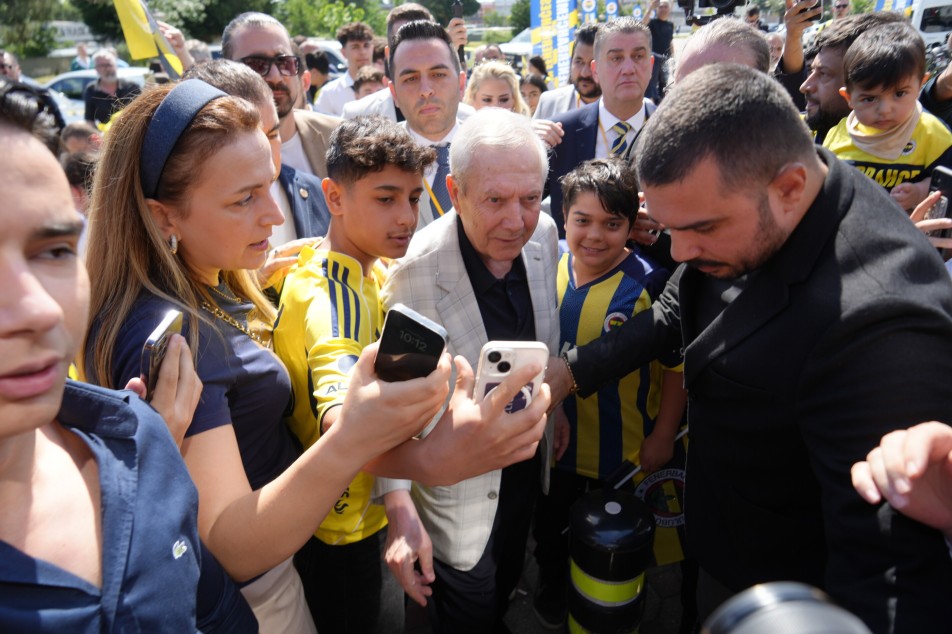 Aziz Yıldırım Kocaeli'den Seslendi: "İki Santrforla Prensipte Anlaştık"