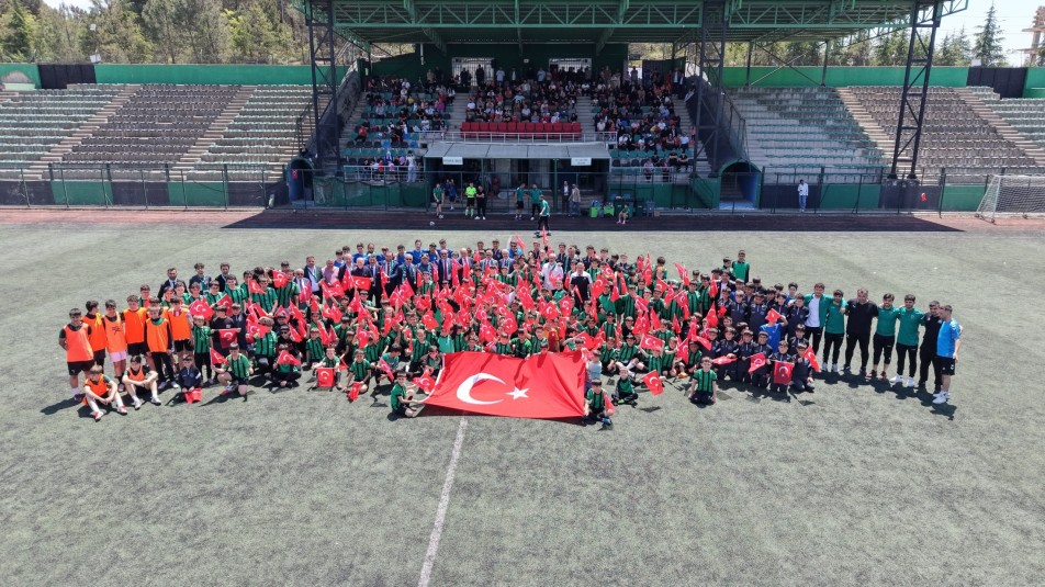 Çayırova’da 19 Mayıs Gençlik Futbol Turnuvası Düzenlendi