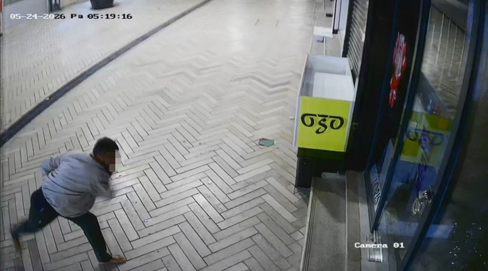 İzmit’te Alkol Alıp Dükkanların Camını Kıran Kişi Yakalandı