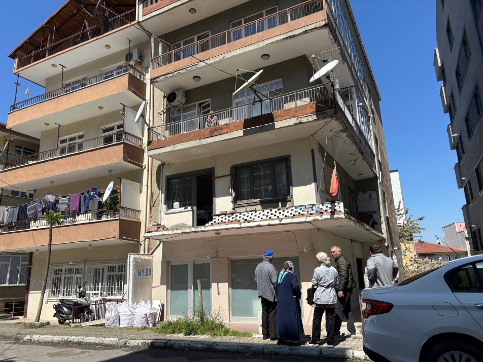 İcradan Satılan Dairesinde Bir Yıl Mahsur Kaldı