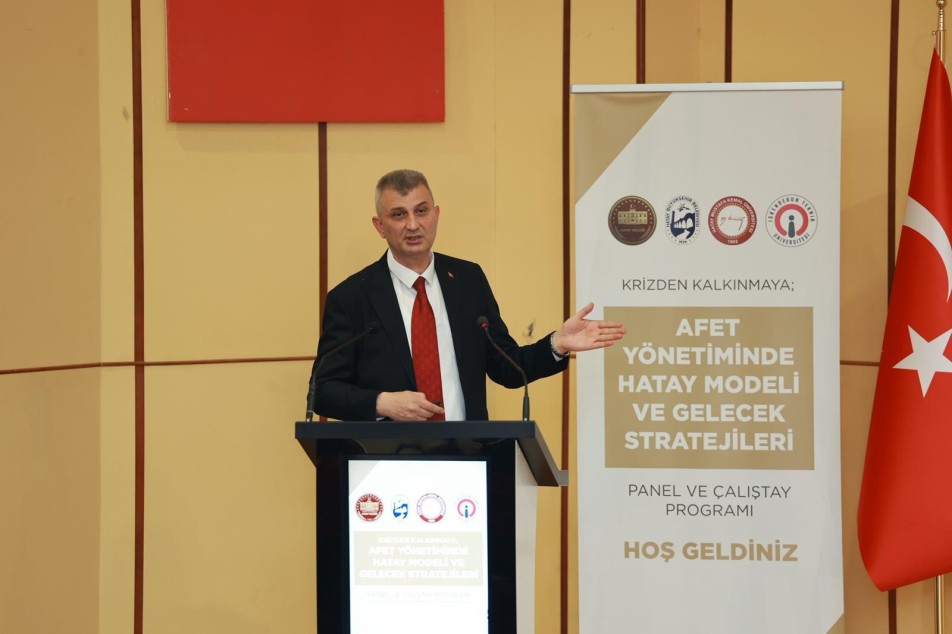 Afet Yönetiminde Gölcük Tecrübesi: Başkan Sezer Hatay’da Deneyimlerini Paylaştı